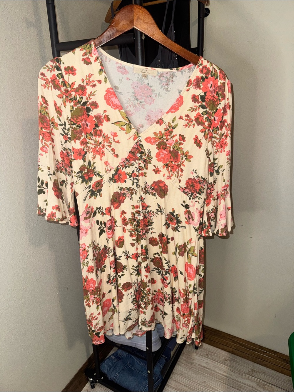 Chelsea & Violet Cream Floral V-Neck Babydoll dress zipper on side never worn